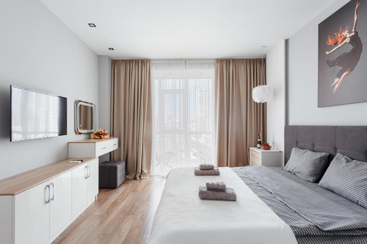 White Apartment In 12 Floor Odesa Exterior foto