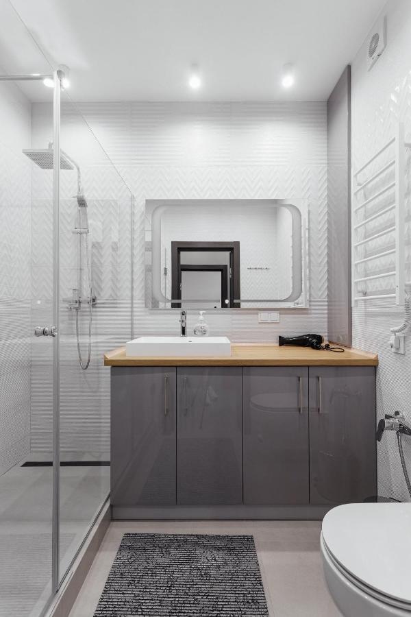 White Apartment In 12 Floor Odesa Exterior foto